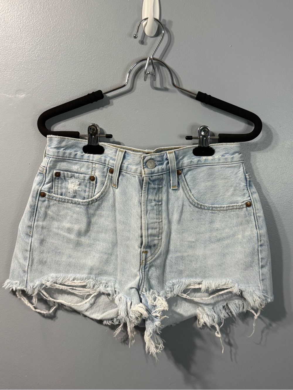 Levi’s‎ Original 501 Button Up Shorts Distressed Women’s Shorts Size 27